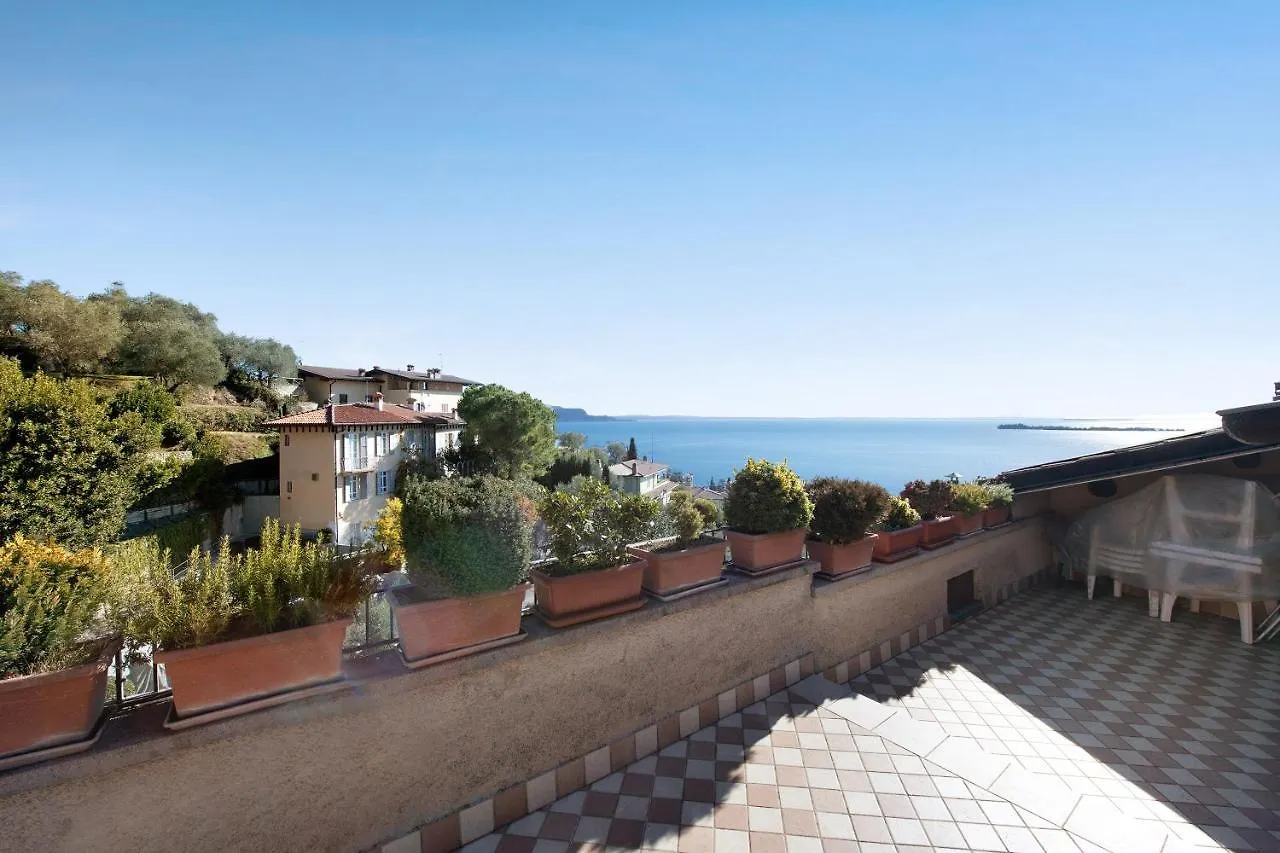 Lake View Apartment Gardone Riviera