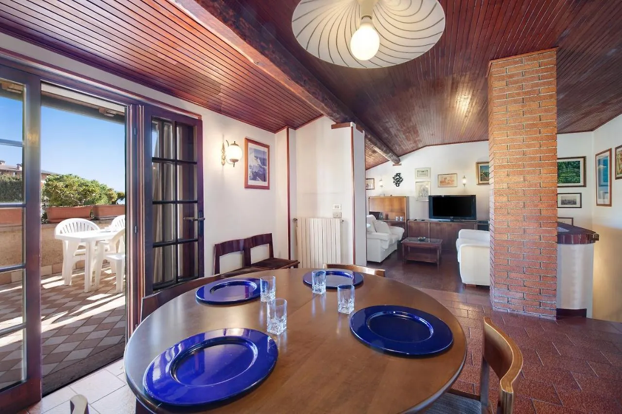 Lake View Apartment ガルドーネ・リヴィエラ 0*,  イタリア