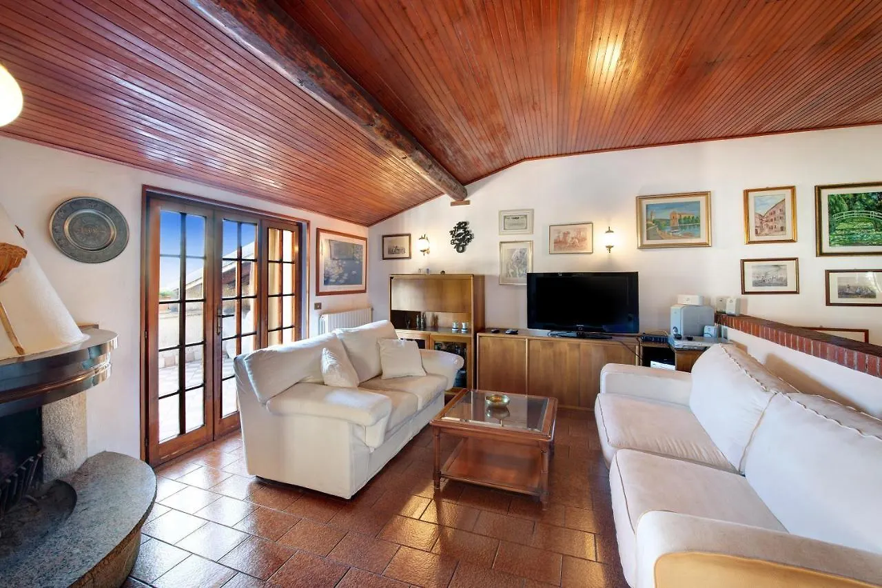 Lake View Apartment 가르도네리비에라